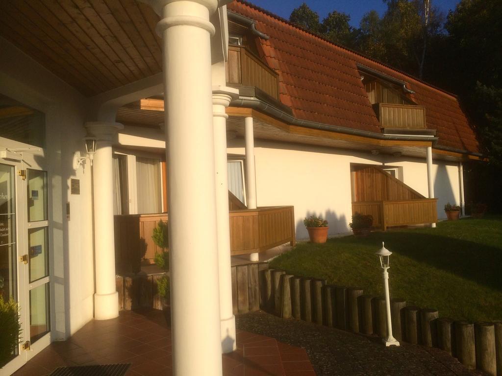 Hotel Garni Seeschloesschen Kolpinsee Exteriör bild